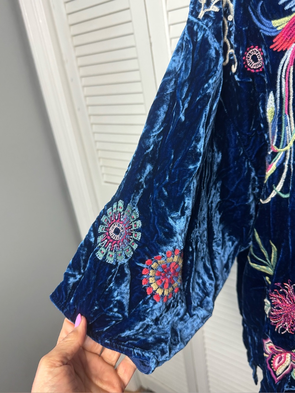 Johnny Was Navy Velvet Embroidered Floral & Bird Tunic Bohemian Women Size Sm - Picture 5 of 9